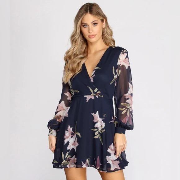 Windsor Dresses & Skirts - Windsor Navy Blue Floral Chiffon Long Sleeve Skater Flowy Dress M Medium